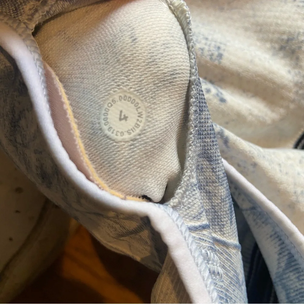 Womens Lululemon Ebb to Train Bra size 4